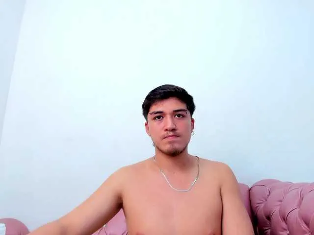 Live sex webcam photo for OilMen22 #291635789