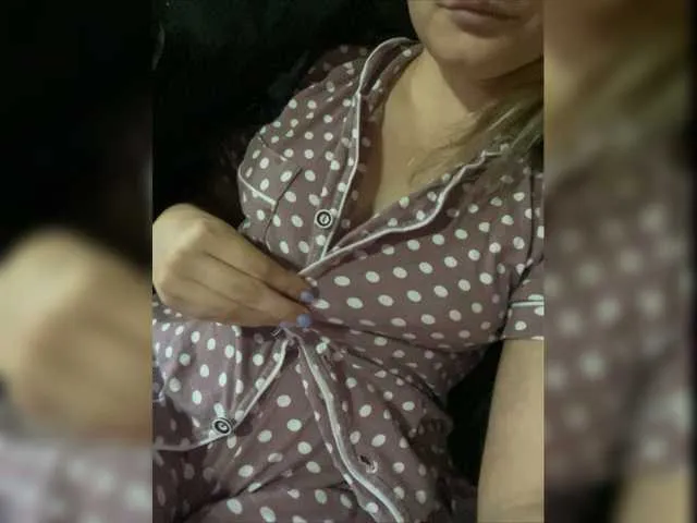 Live sex webcam photo for Oksihott #275698992