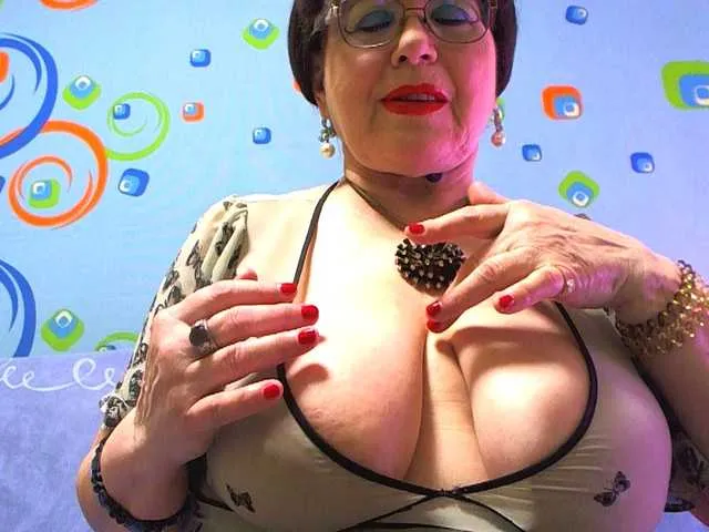 Live sex webcam photo for OldKinkyMILF #290811001