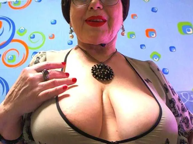 Live sex webcam photo for OldKinkyMILF #290813443