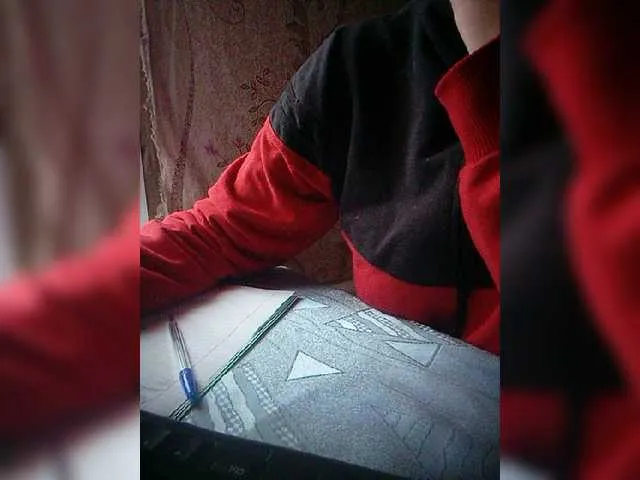 Live sex webcam photo for Olik-Pisa #277082850