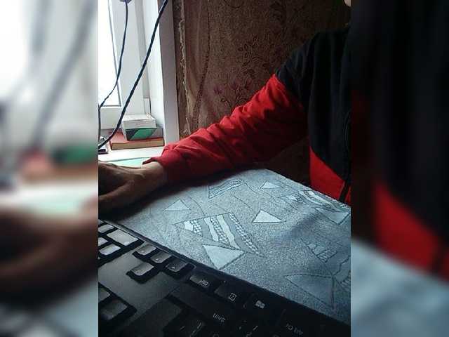 Live sex webcam photo for Olik-Pisa #277089979