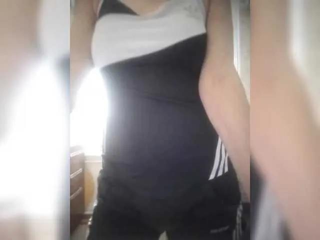 Live sex webcam photo for Olik-Pisa #290838934