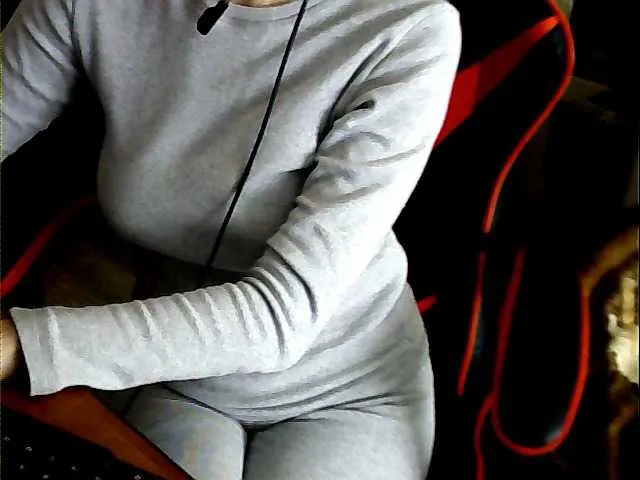 Live sex webcam photo for Olik-Pisa #290991523
