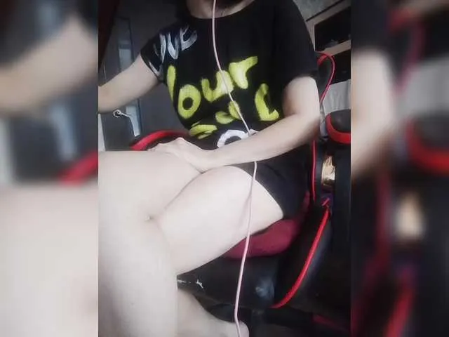 Live sex webcam photo for Olik-Pisa #291399352
