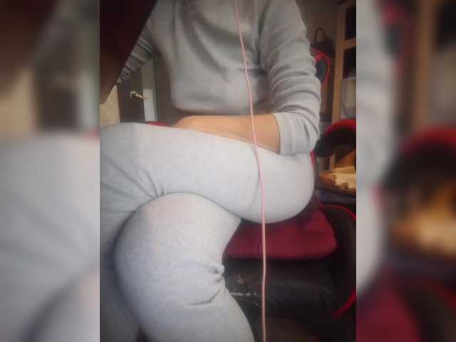 Live sex webcam photo for Olik-Pisa #291906412