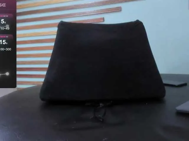 Live sex webcam photo for Oliver-mejia #277773563