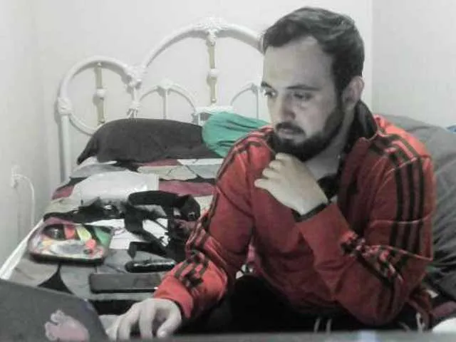 Live sex webcam photo for Oliver-mxl420 #277676309