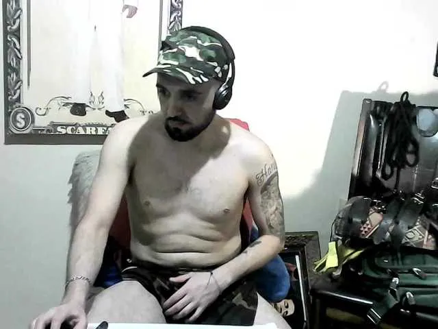 Live sex webcam photo for Oliver-mxl420 #290393034