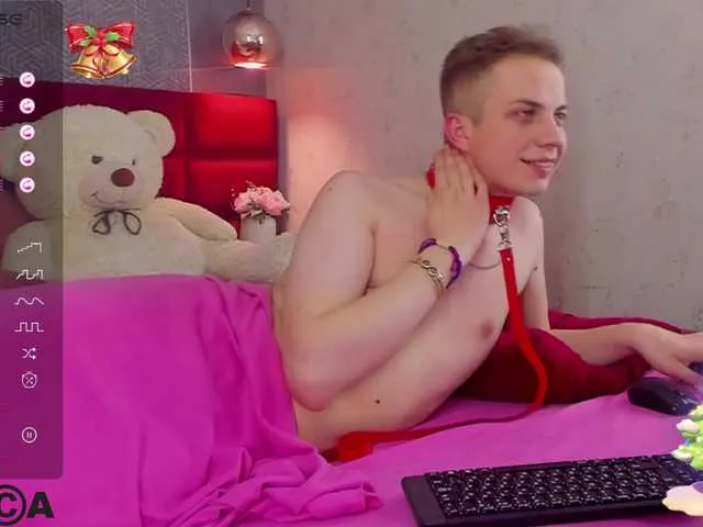 Live sex webcam photo for OliverCute #277127943