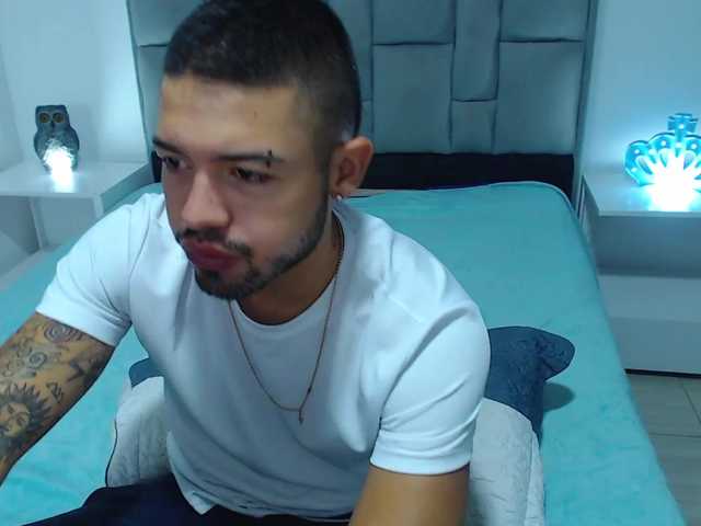 Live sex webcam photo for Oliverhorus222 #276281254