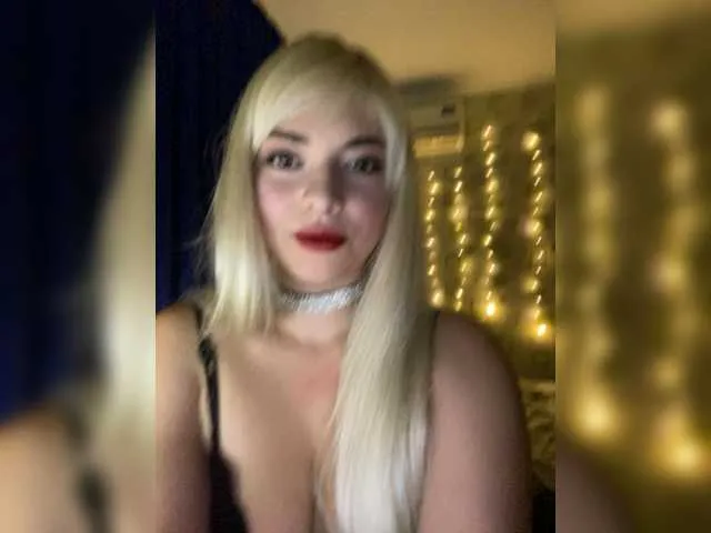 Live sex webcam photo for Olivia-Moore #275470600