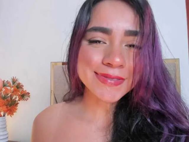 Live sex webcam photo for OliviaCooper #277359344