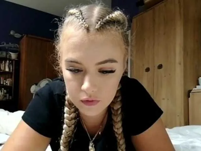 Live sex webcam photo for OliviaDoll #289545821