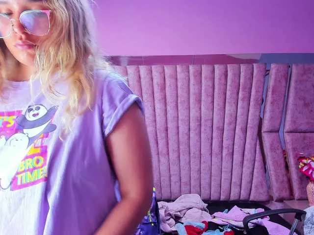 Live sex webcam photo for OliviaFox #290340116