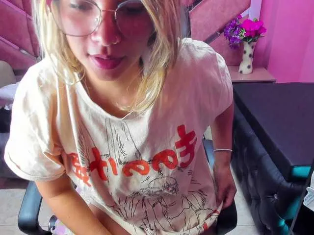 Live sex webcam photo for OliviaFox #290391854