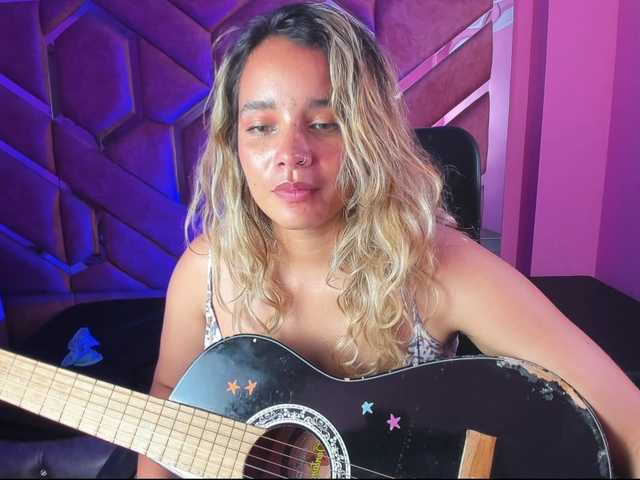 Live sex webcam photo for OliviaFox #290465516