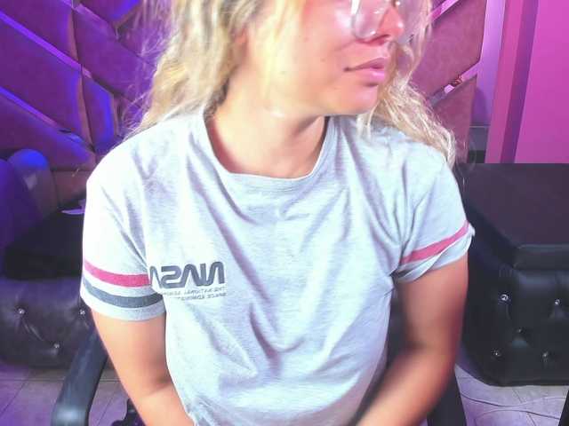 Live sex webcam photo for OliviaFox #290518206