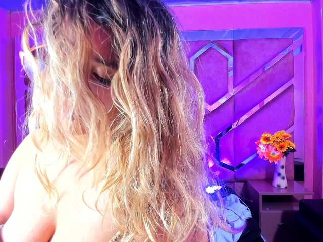 Live sex webcam photo for OliviaFox #290635338