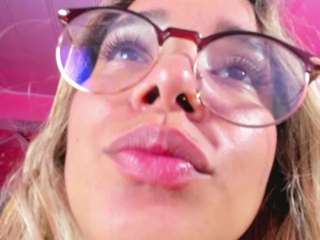 Live sex webcam photo for OliviaFox #291758960