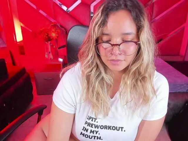 Live sex webcam photo for OliviaFox #292126380