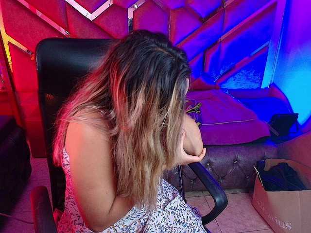 Live sex webcam photo for OliviaFox #292399520