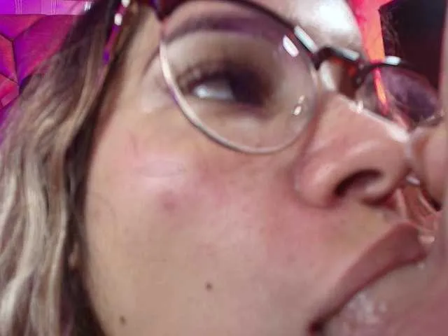 Live sex webcam photo for OliviaFox #292519616