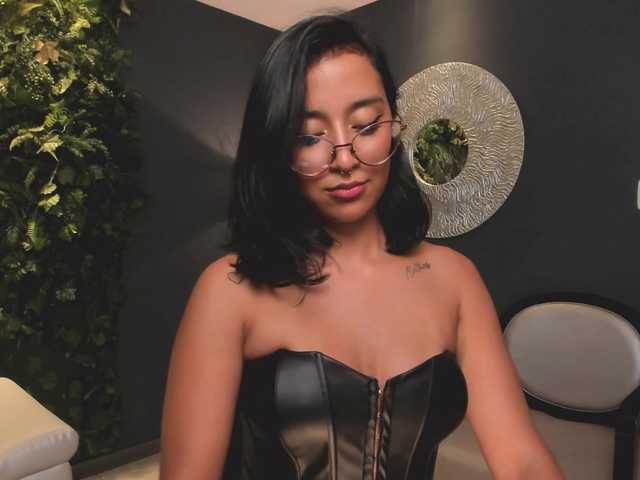 Live sex webcam photo for OliviaMartin1 #275452462