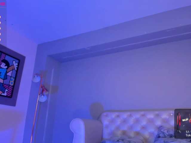 Live sex webcam photo for OliviaMartin1 #275979209