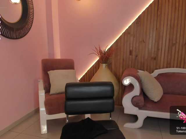 Live sex webcam photo for OliviaMartin1 #277116252