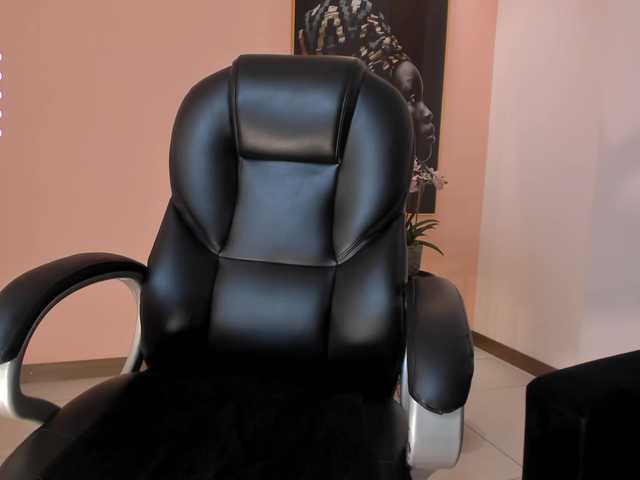 Live sex webcam photo for OliviaMartin1 #277137355