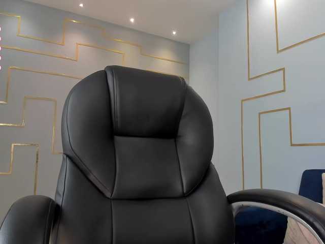 Live sex webcam photo for OliviaMartin1 #277177884