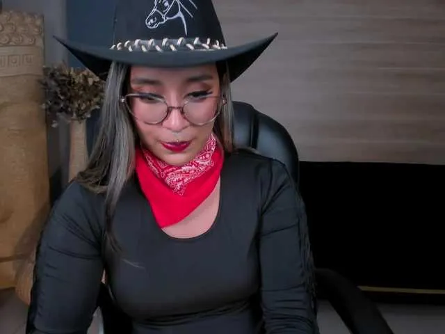 Live sex webcam photo for OliviaMartin1 #277924588