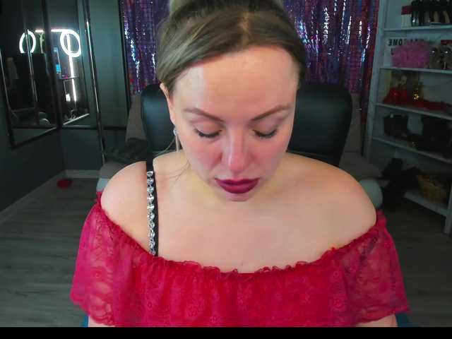 Live sex webcam photo for OliviaSolar #277585869