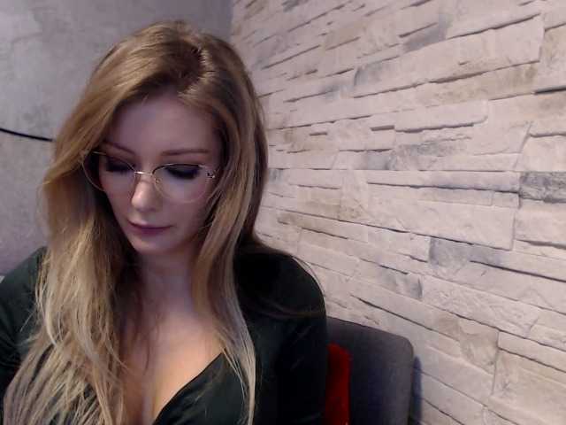 Live sex webcam photo for OliviaTasty #277179415