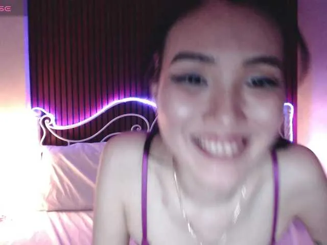 Live sex webcam photo for Oliviacakee #277990872