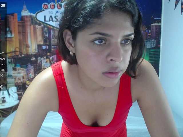 Live sex webcam photo for OliviiaScott #272971296