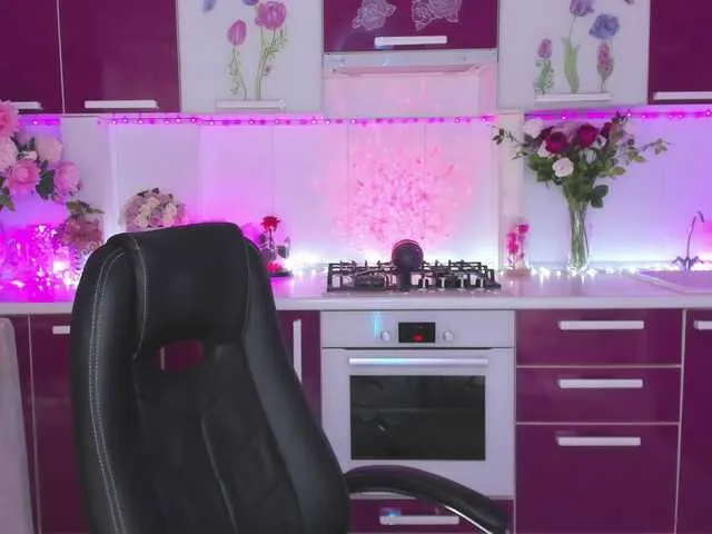 Live sex webcam photo for Olivija2020 #292280256