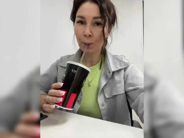 Live sex webcam photo for Olli2431 #290399420