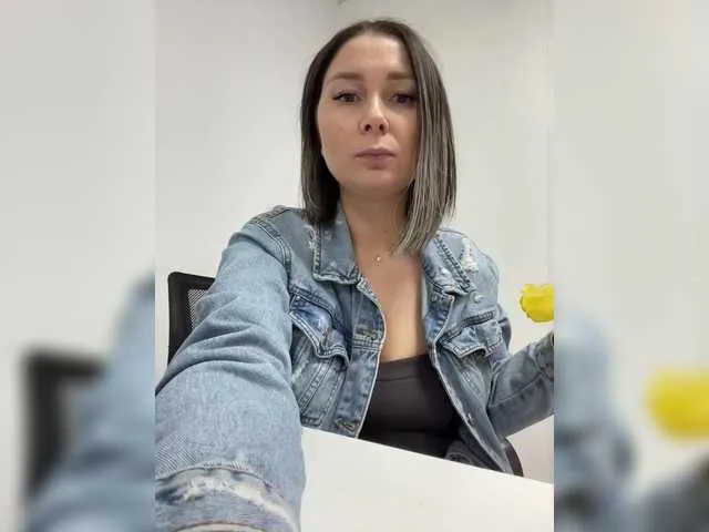 Live sex webcam photo for Olli2431 #290654981