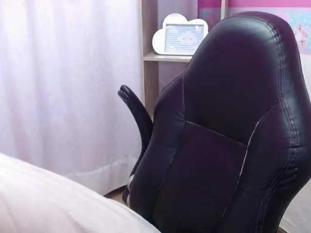 Live sex webcam photo for OmanWills #276994231