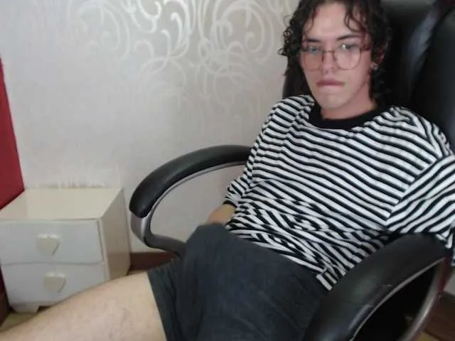 Live sex webcam photo for OmanWills #277118999