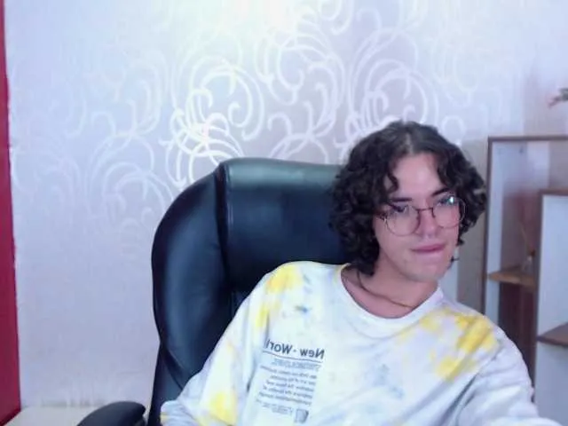 Live sex webcam photo for OmanWills #277142467