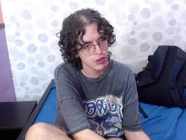 Live sex webcam photo for OmanWills #277168570
