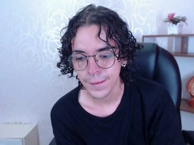Live sex webcam photo for OmanWills #277238019