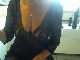 Live sex webcam photo for Omi0911 #122829531