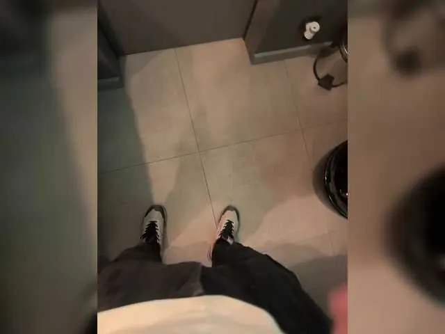 Live sex webcam photo for Omskchikaboom #290135520