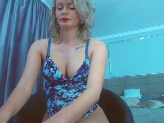 Live sex webcam photo for OneHotDiamond #272510083