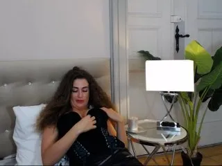 Live sex webcam photo for OneMika #149798507