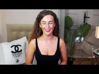 Live sex webcam photo for OneMika #177036970